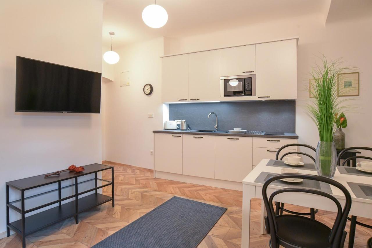 Vila Selena Ljubljana Exteriör bild
